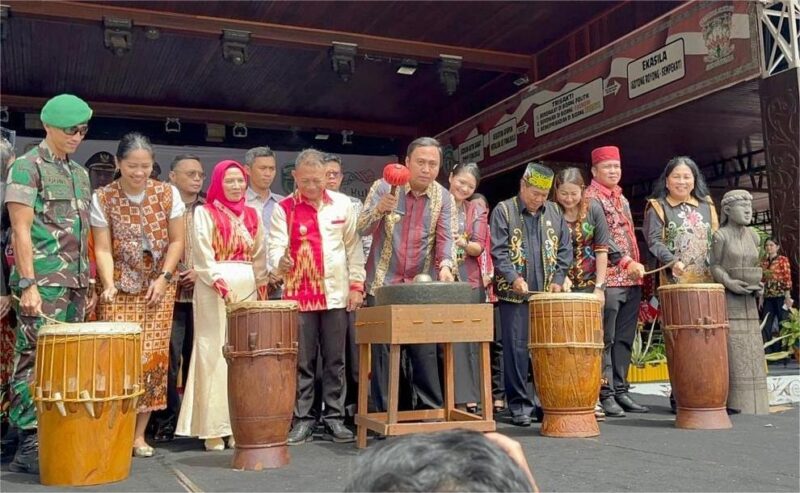 Ketua DPRD Kutai Barat Hadiri Pembukaan Festival Dahau ke-26, Dorong Pelestarian Budaya sebagai Identitas Daerah